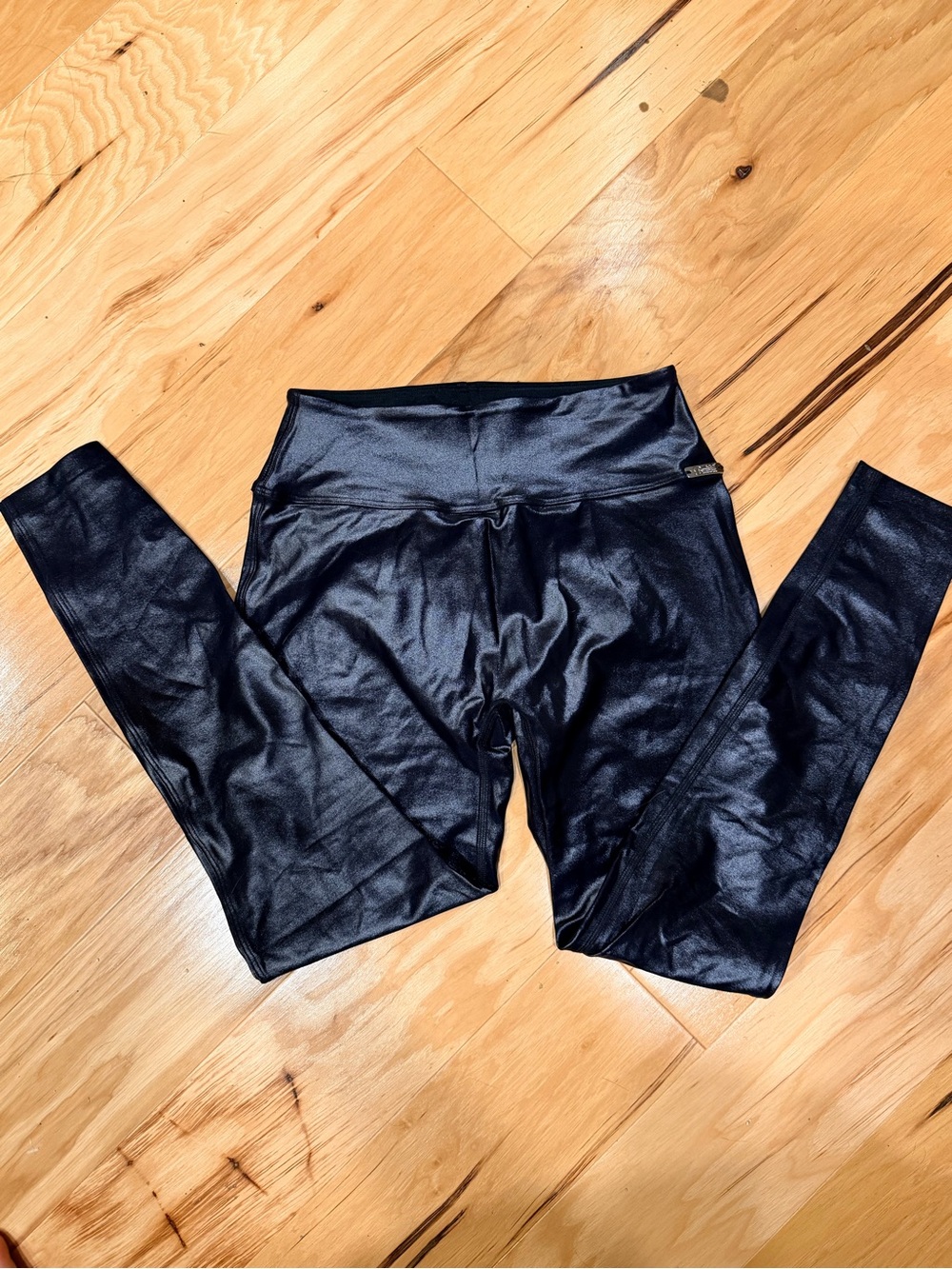Bombshell Women’s Black Shiny Leggings